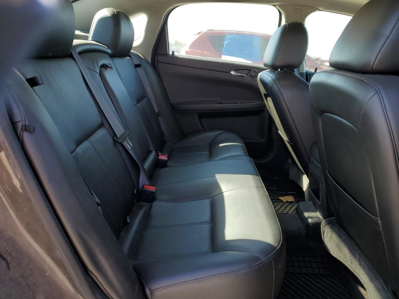 2015 Chevrolet Impala - Image 10
