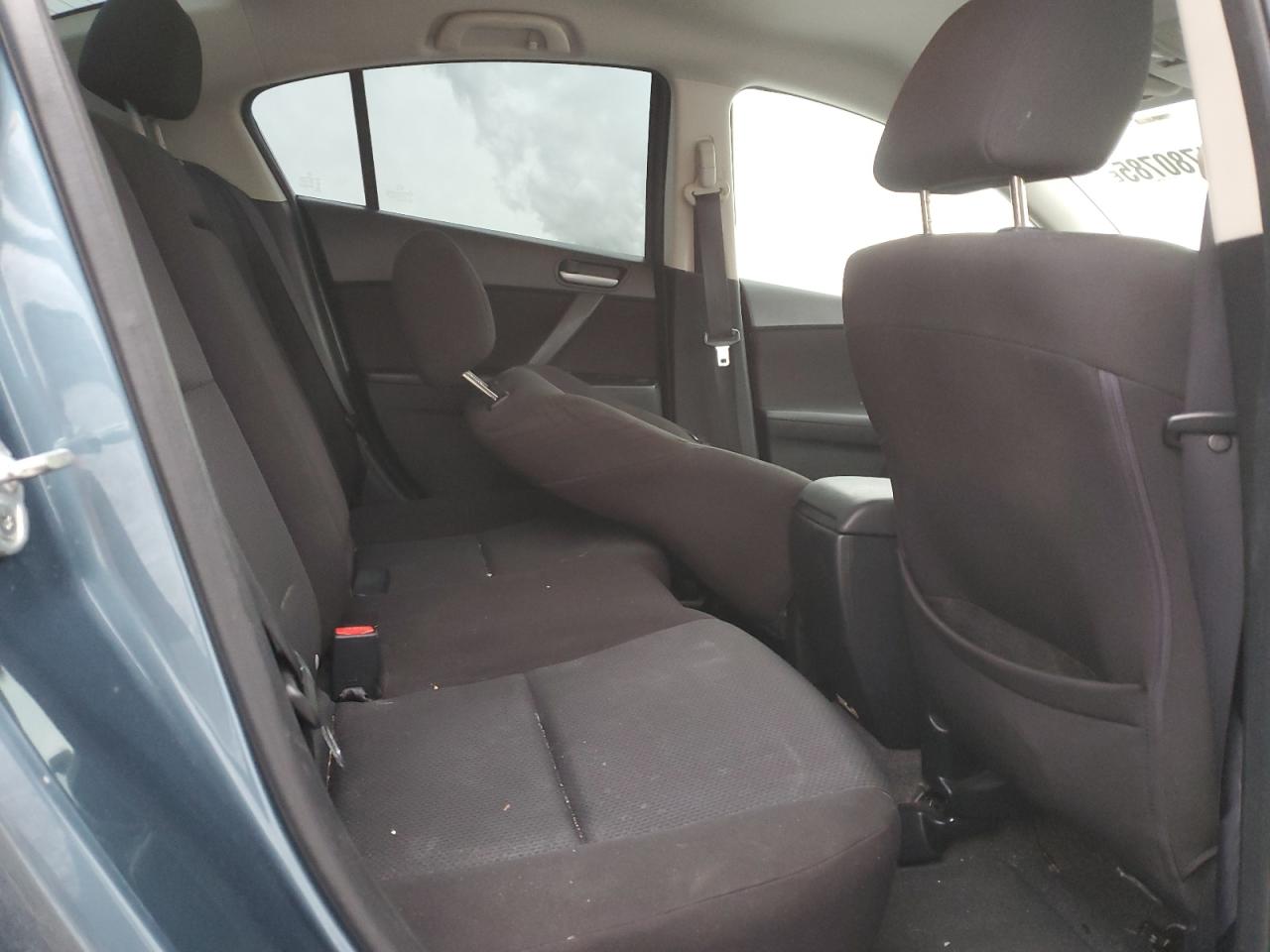 2011 Mazda 3 - Image 10
