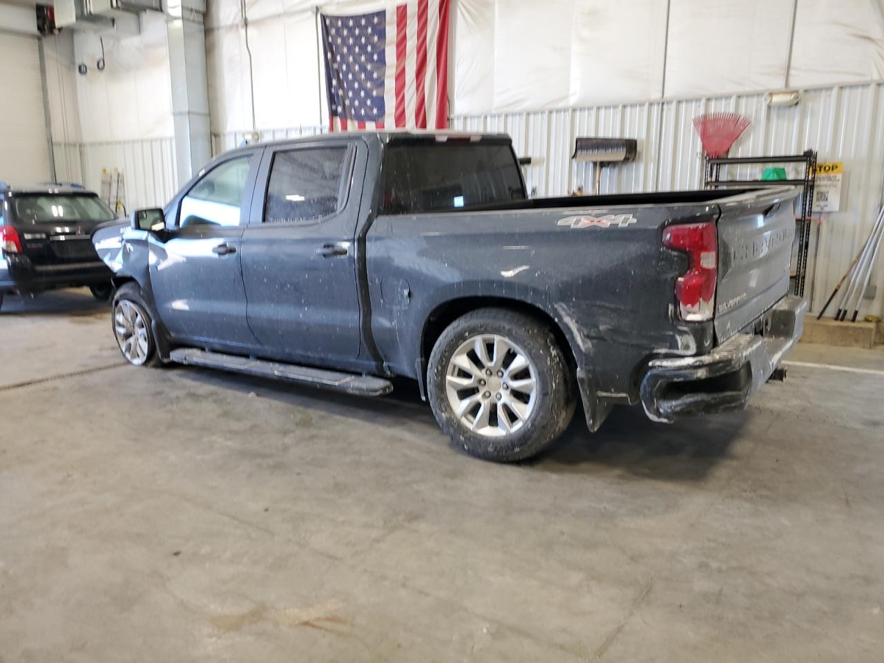 2022 Chevrolet Silverado - Image 2