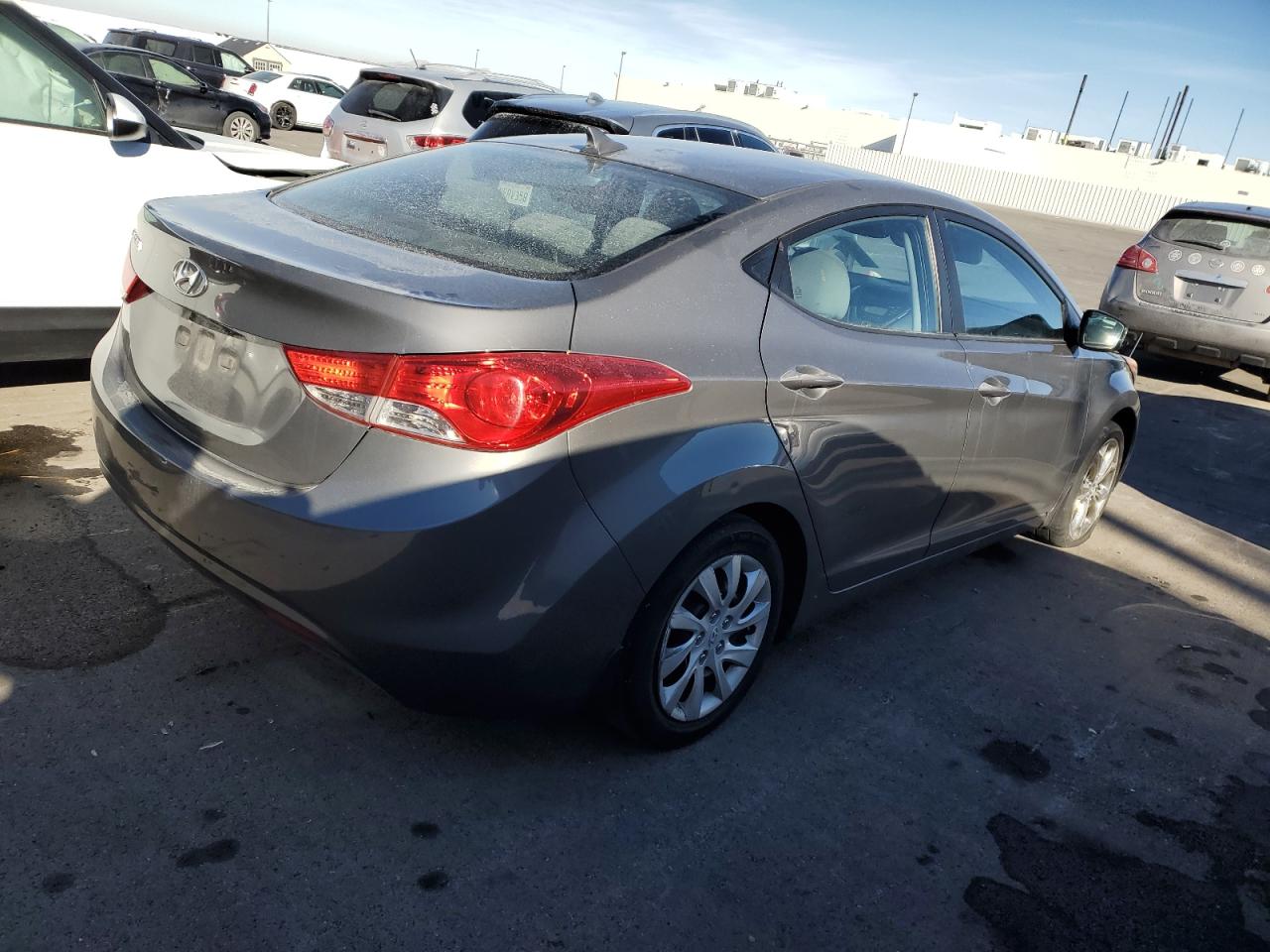 2013 Hyundai Elantra - Image 3