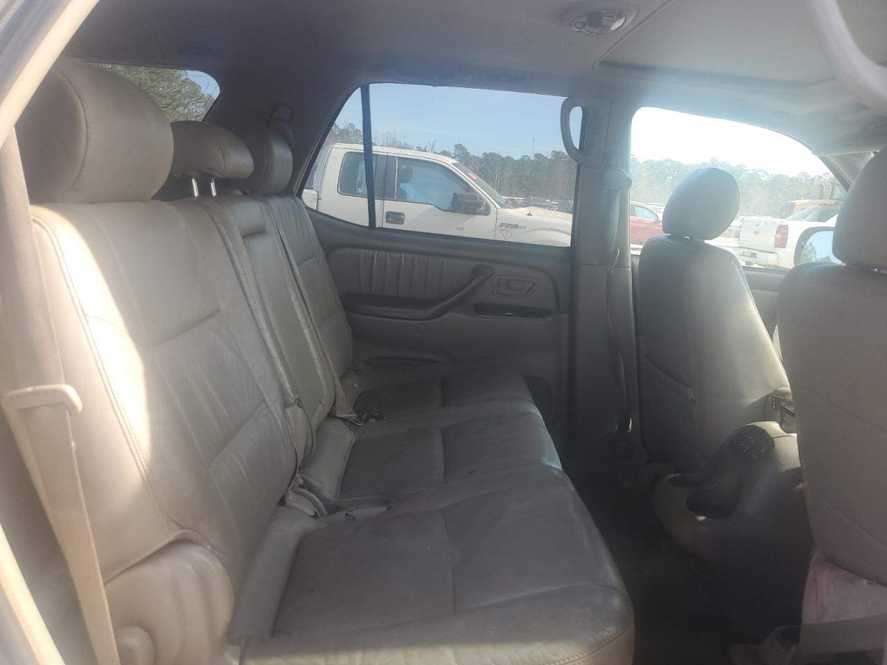 2005 Toyota Sequoia - Image 12
