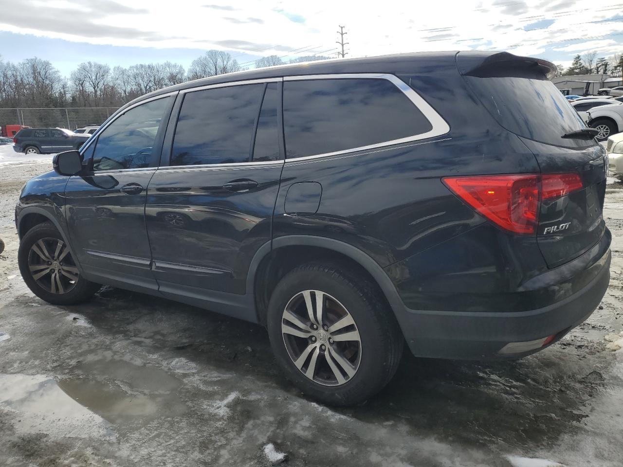 2018 Honda Pilot - Image 2