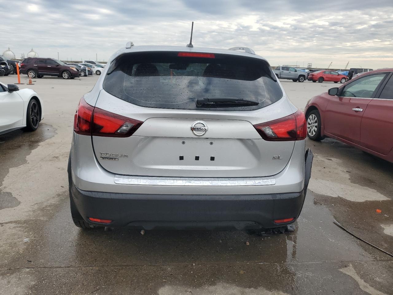 2018 Nissan Rogue - Image 6