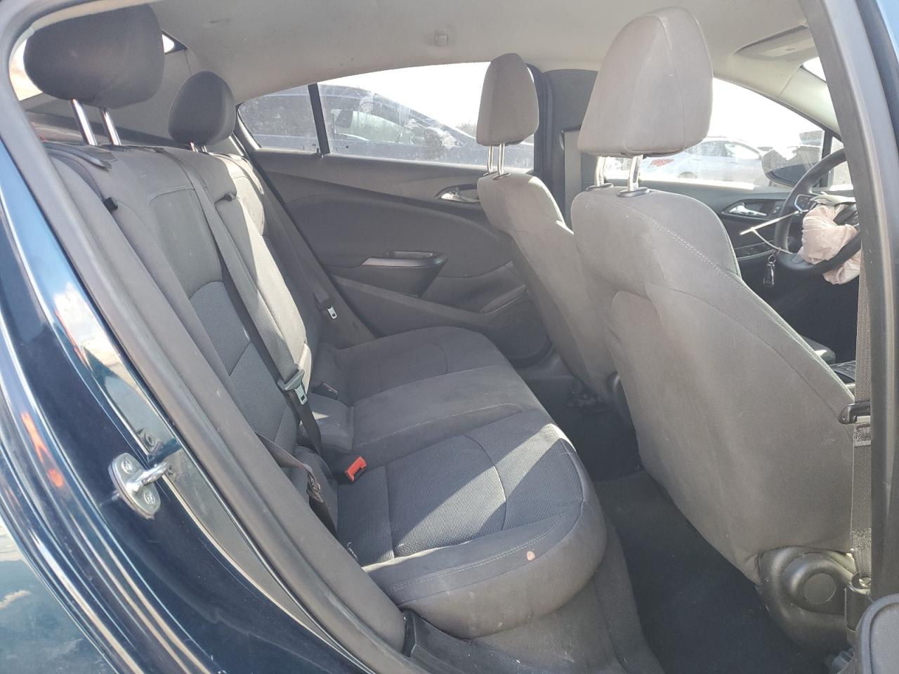 2019 Chevrolet Cruze - Image 11