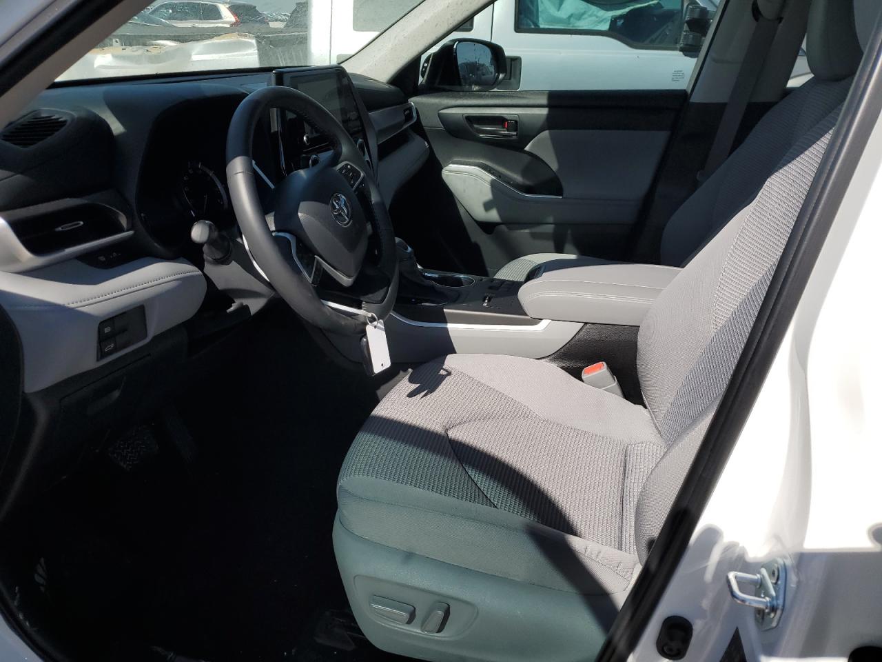 2024 Toyota Highlander - Image 7