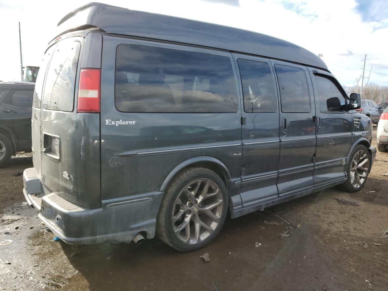 2014 GMC Savana - Image 3