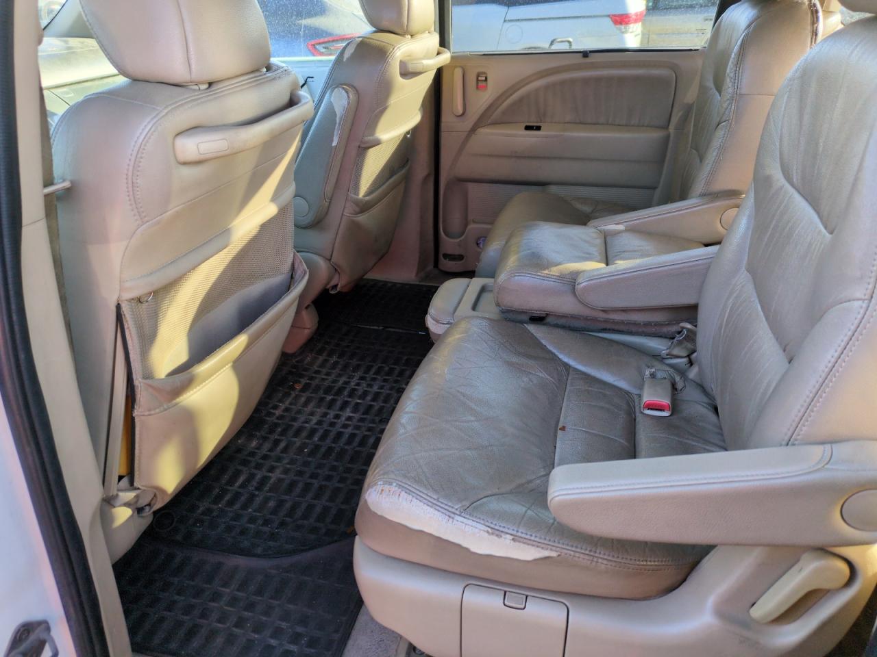 2007 Honda Odyssey - Image 10