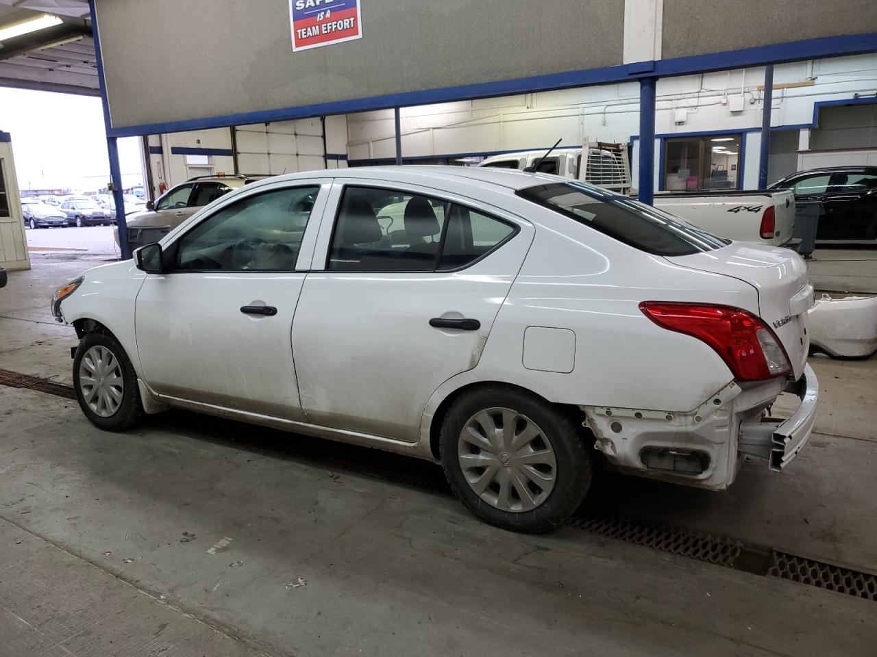 VIN 3N1CN7AP3JL802911 2018 NISSAN VERSA no.2