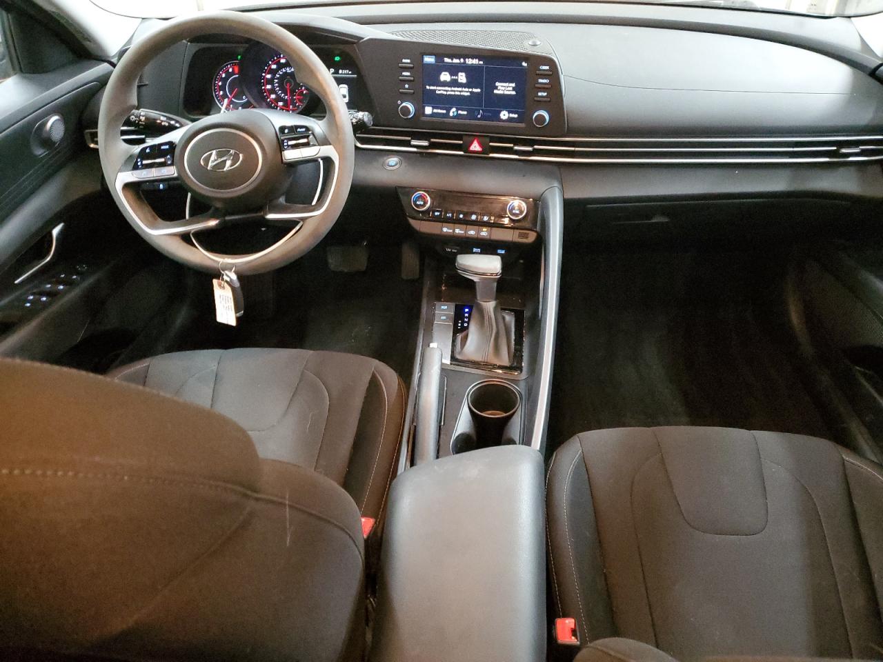 2022 Hyundai Elantra - Image 8