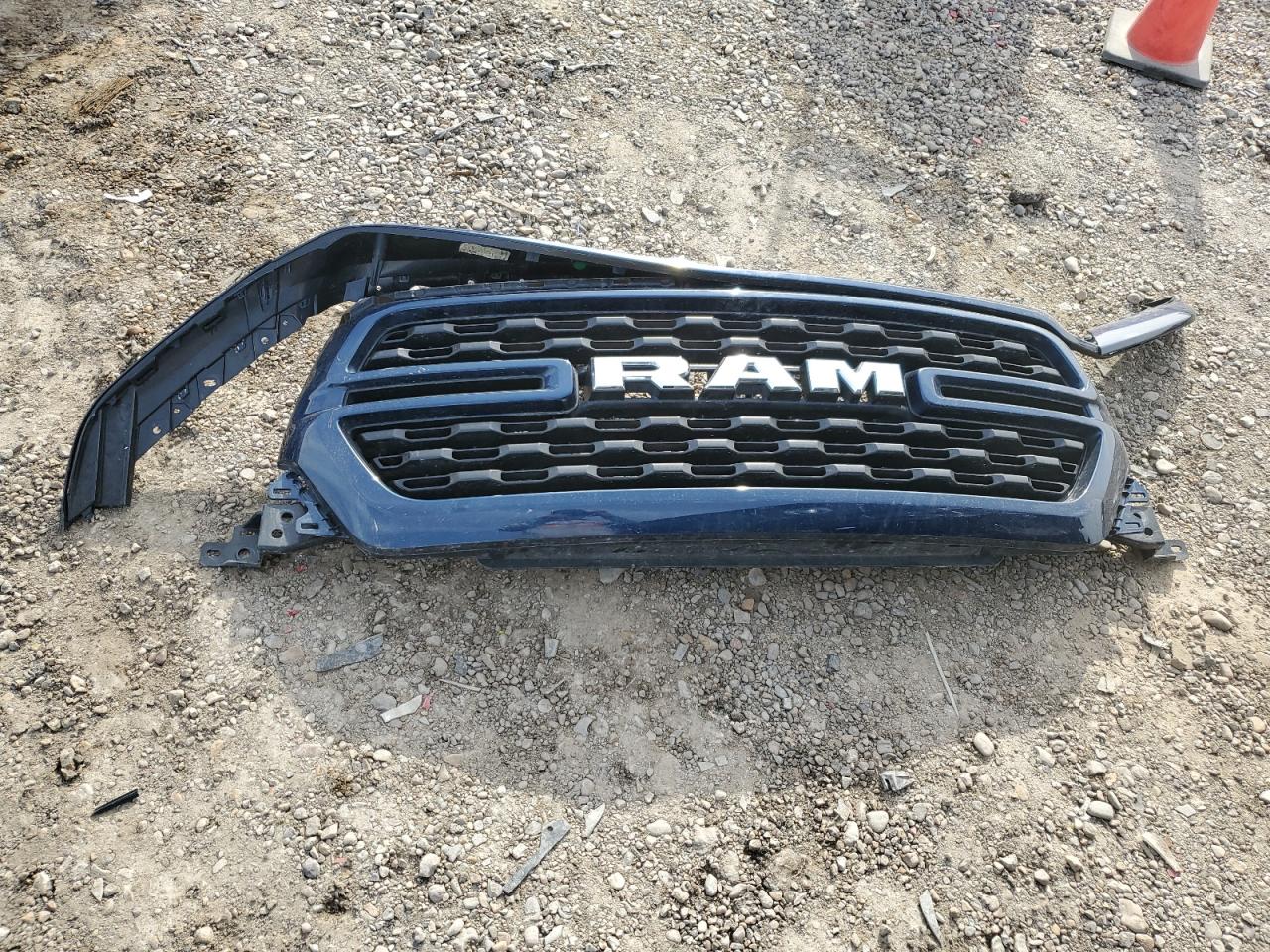 2022 RAM 1500 - Image 12