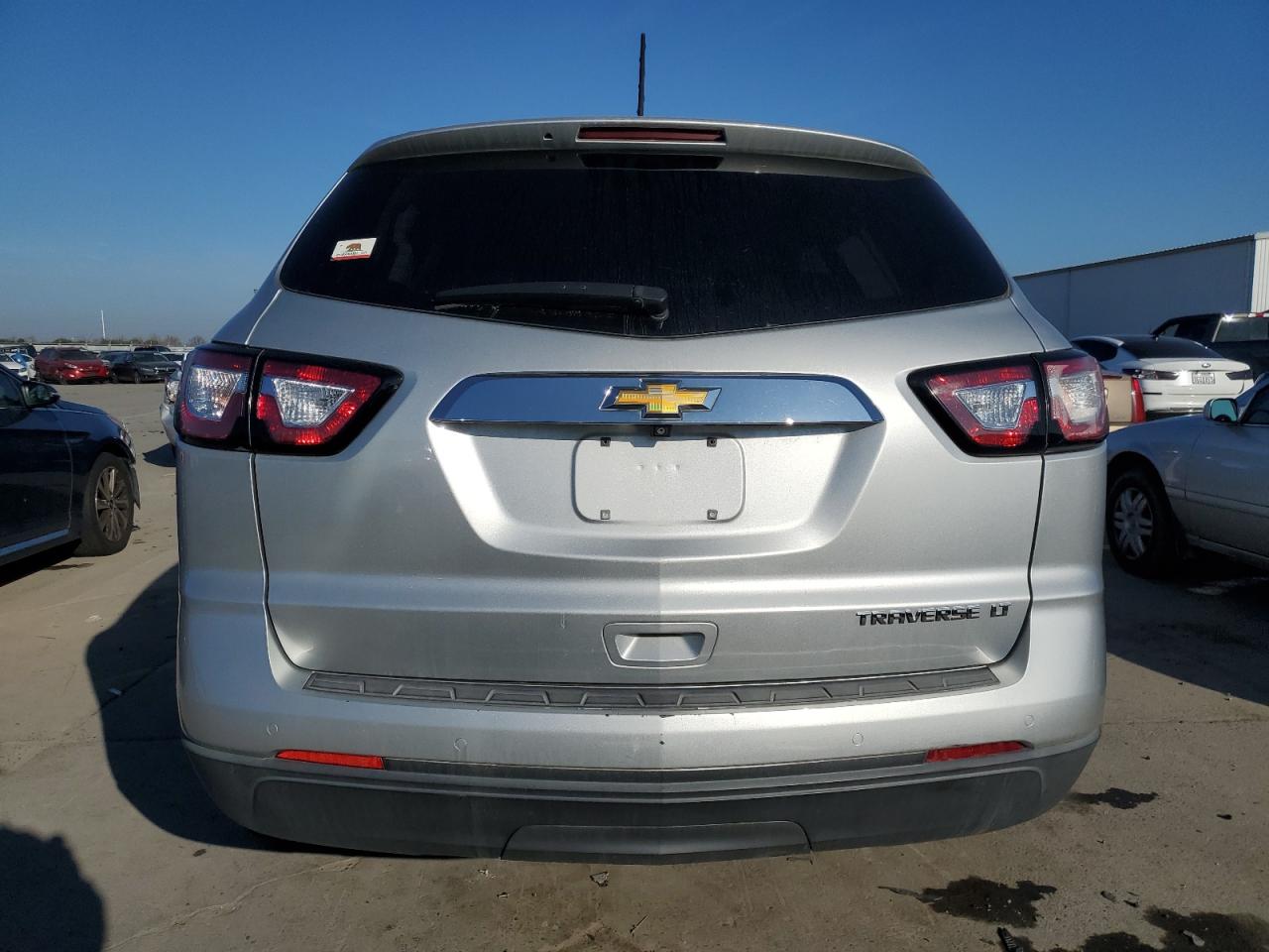 VIN 1GNKRHKD0FJ136944 2015 CHEVROLET TRAVERSE no.6