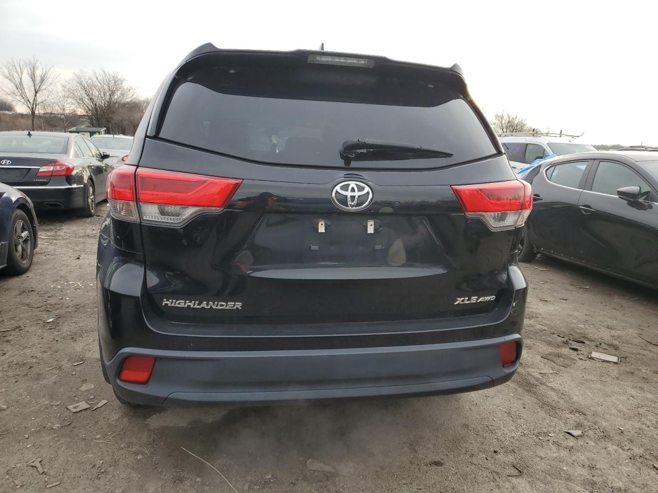 VIN 5TDJZRFH4KS621804 2019 TOYOTA HIGHLANDER no.6