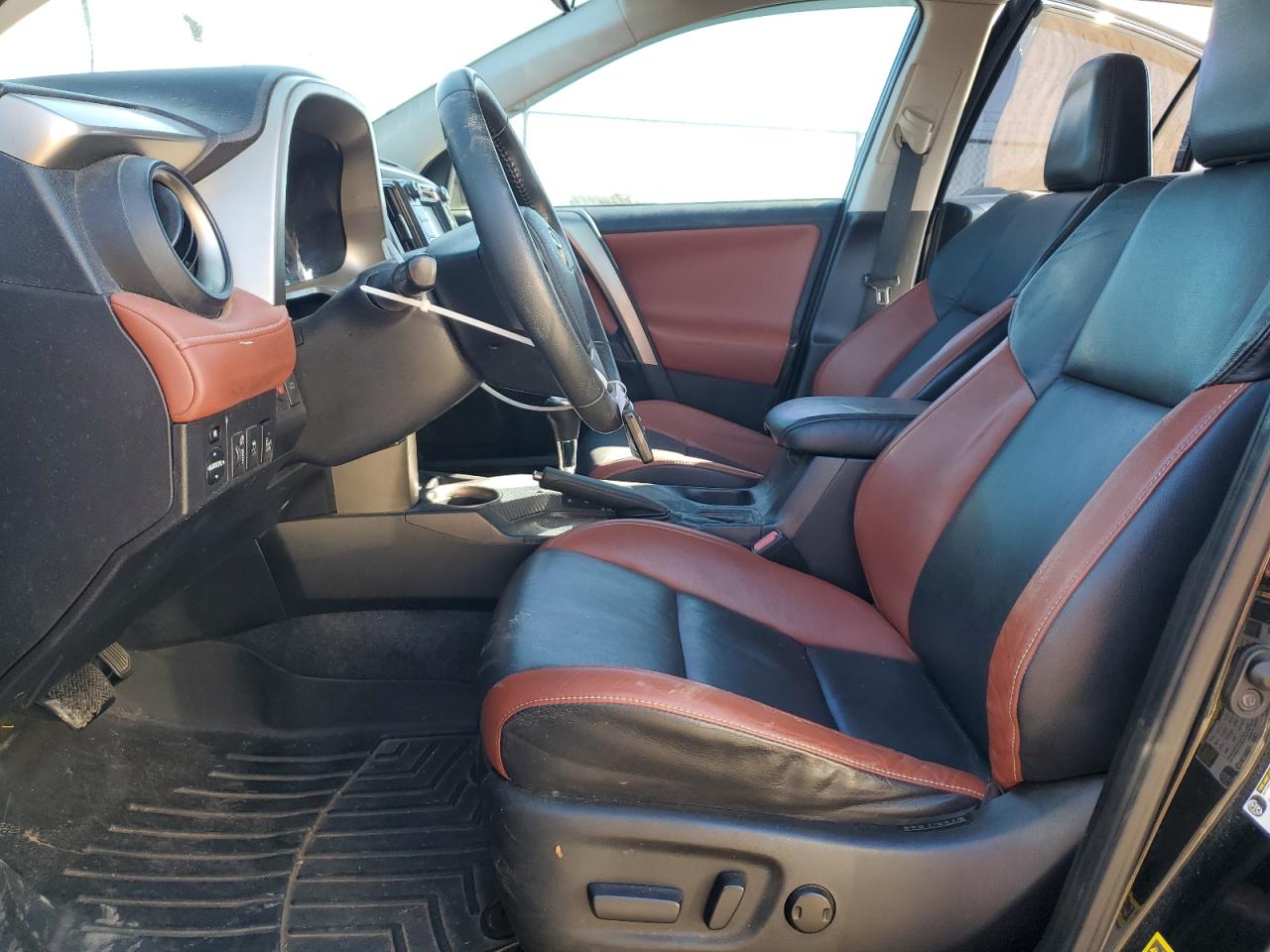 2015 Toyota RAV 4 - Image 7