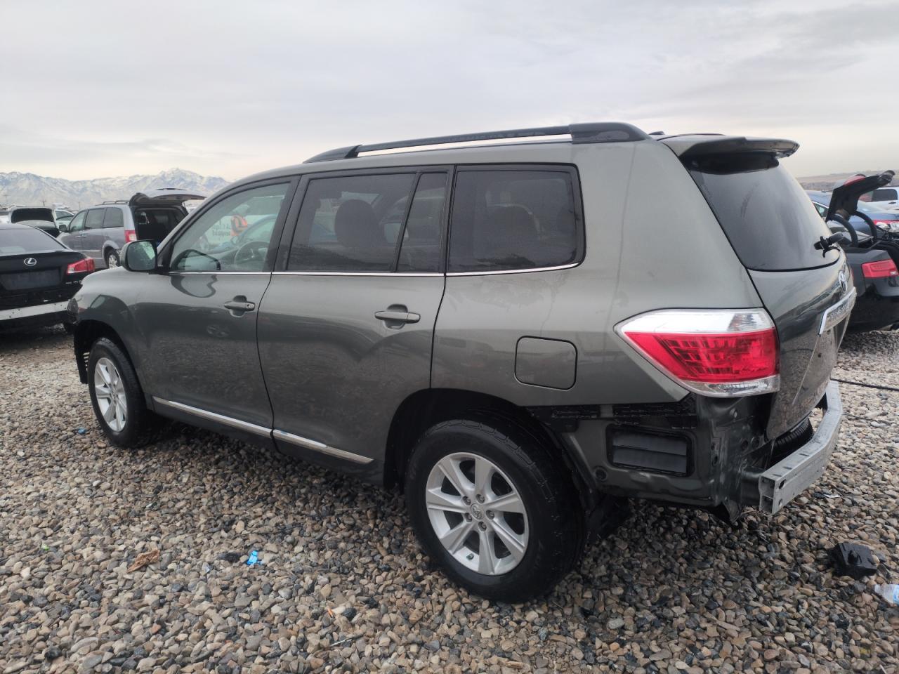 2011 Toyota Highlander - Image 2