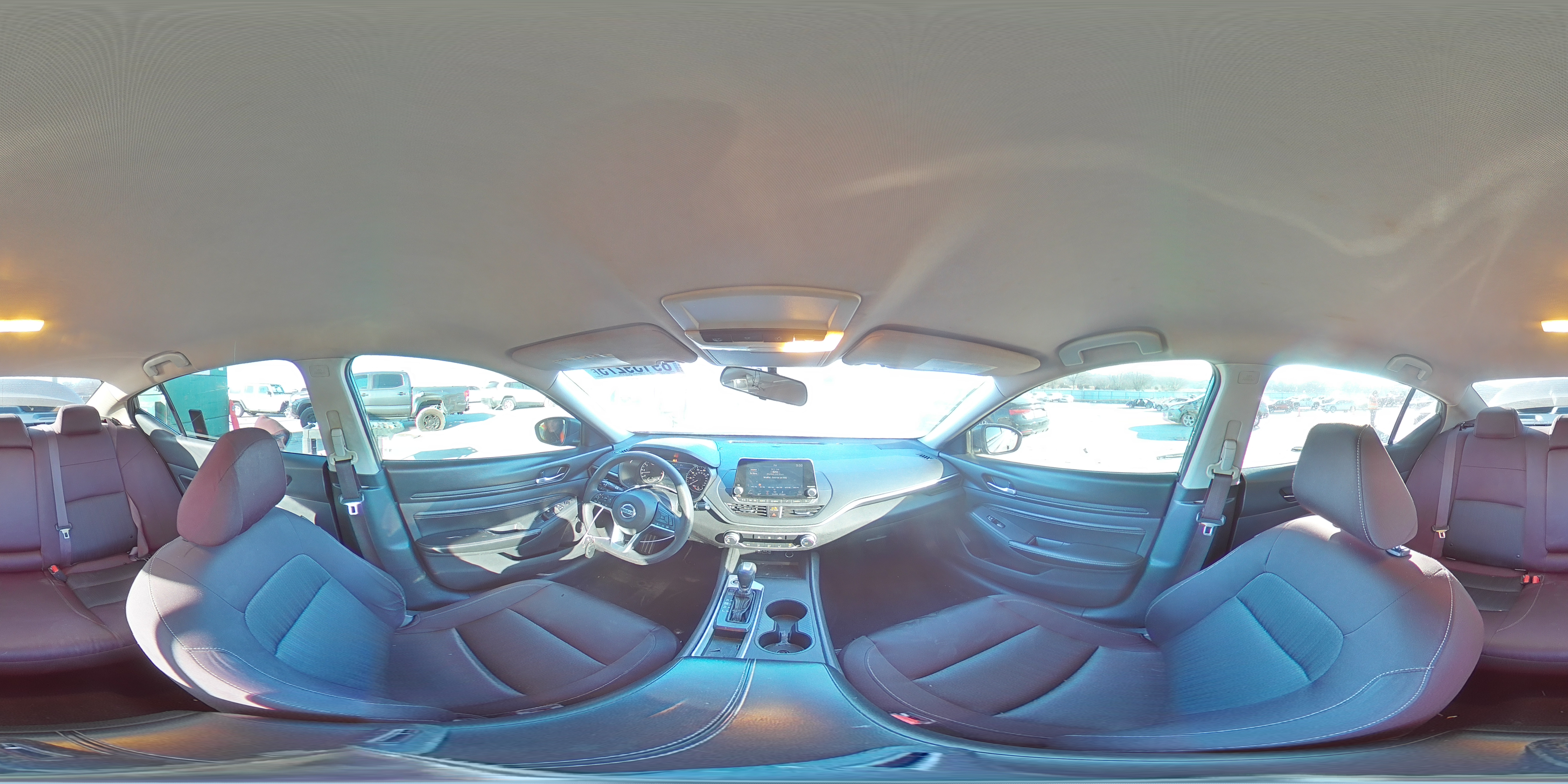 2019 Nissan Altima - Image 13
