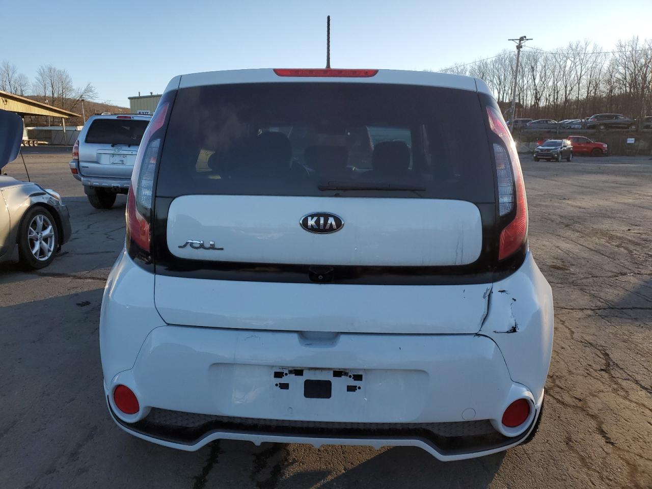 VIN KNDJP3A57G7352747 2016 KIA SOUL no.6