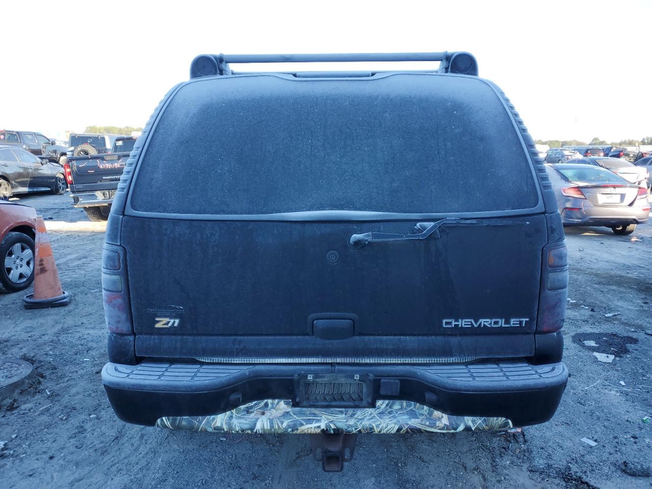 2004 Chevrolet Tahoe - Image 6