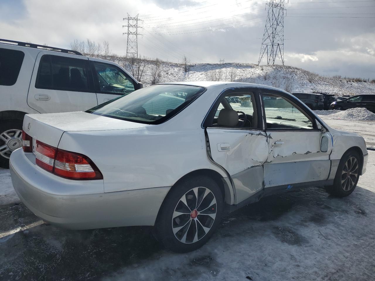2000 Lexus ES - Image 3