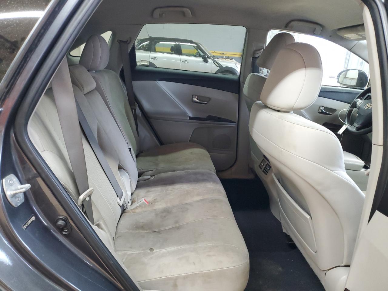 2010 Toyota Venza - Image 11