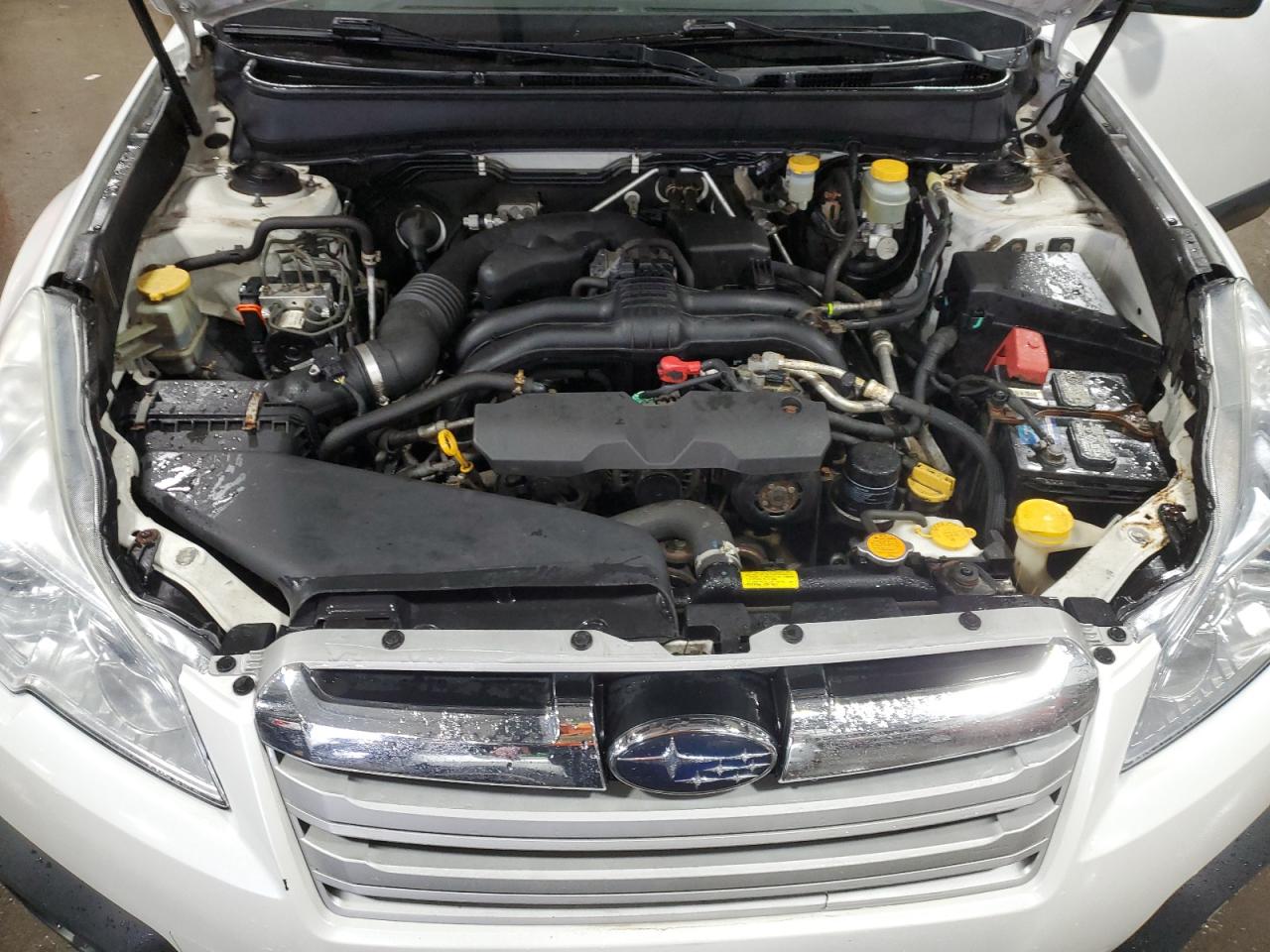 2013 Subaru Outback - Image 13