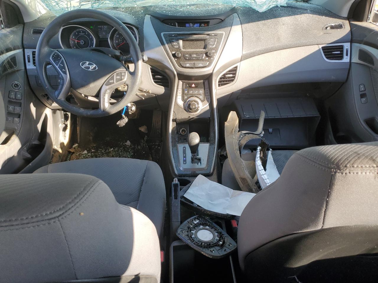 2013 Hyundai Elantra - Image 8