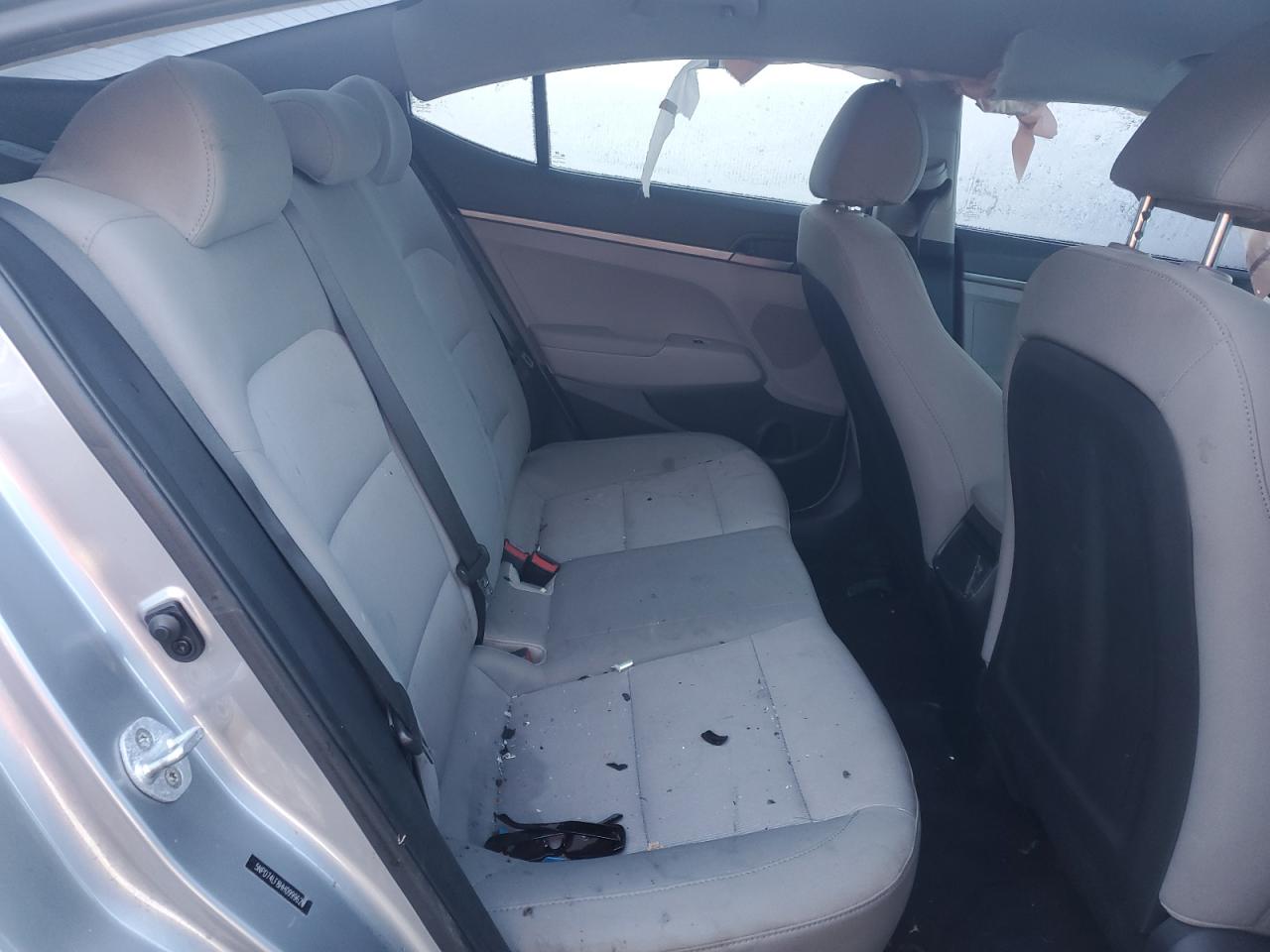 2017 Hyundai Elantra - Image 10