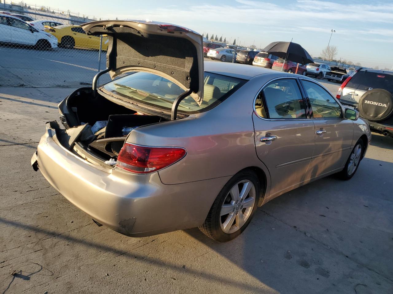 2005 Lexus ES - Image 3