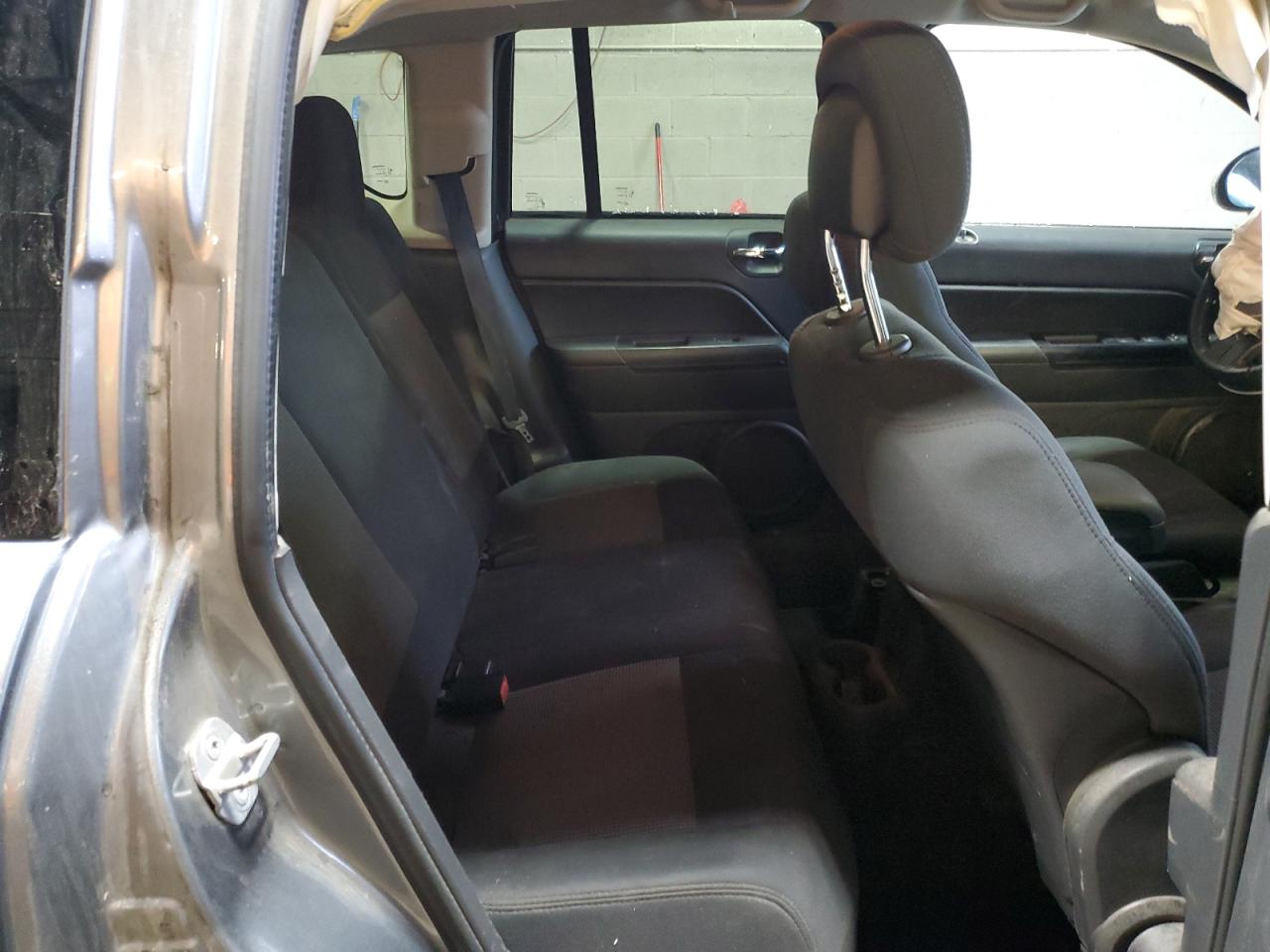 2013 Jeep Compass - Image 11