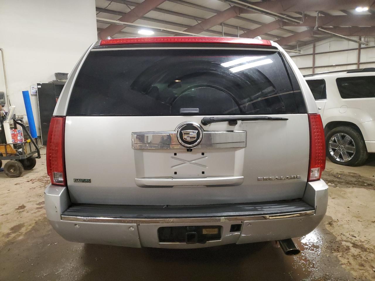 2011 Cadillac Escalade - Image 6