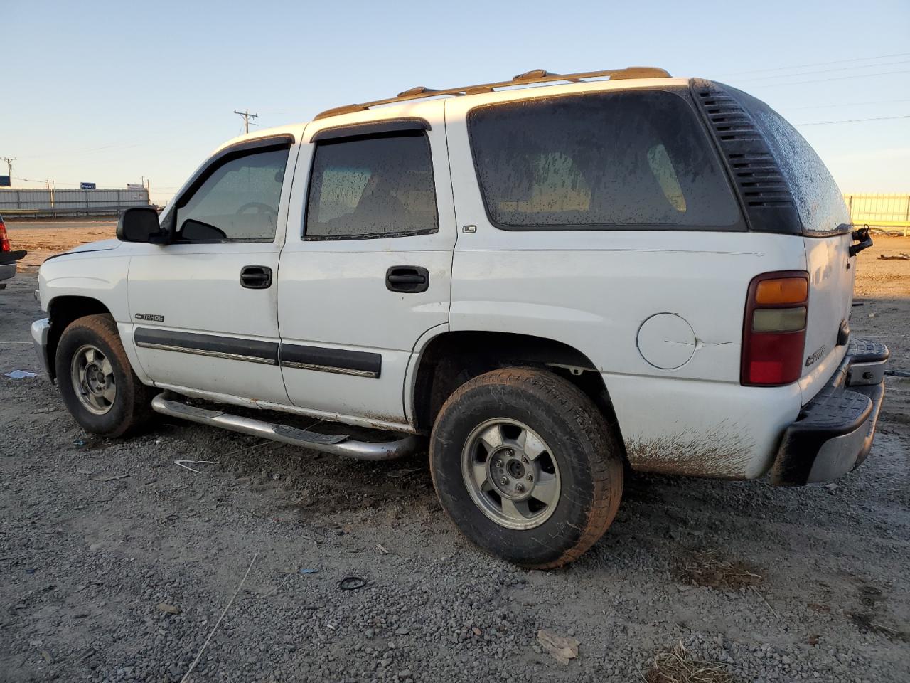 2000 Chevrolet Tahoe - Image 2