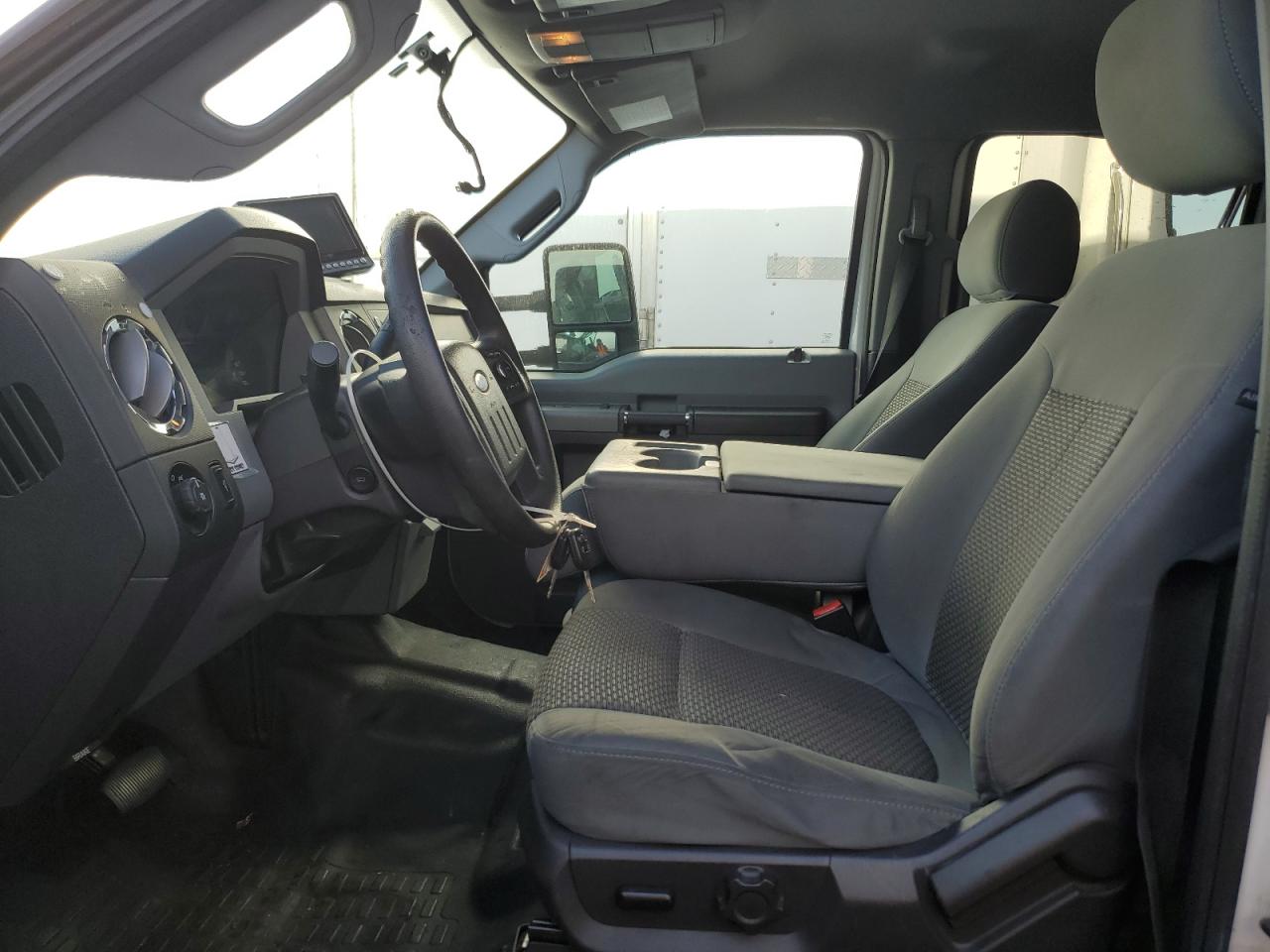 2012 Ford F450 - Image 7