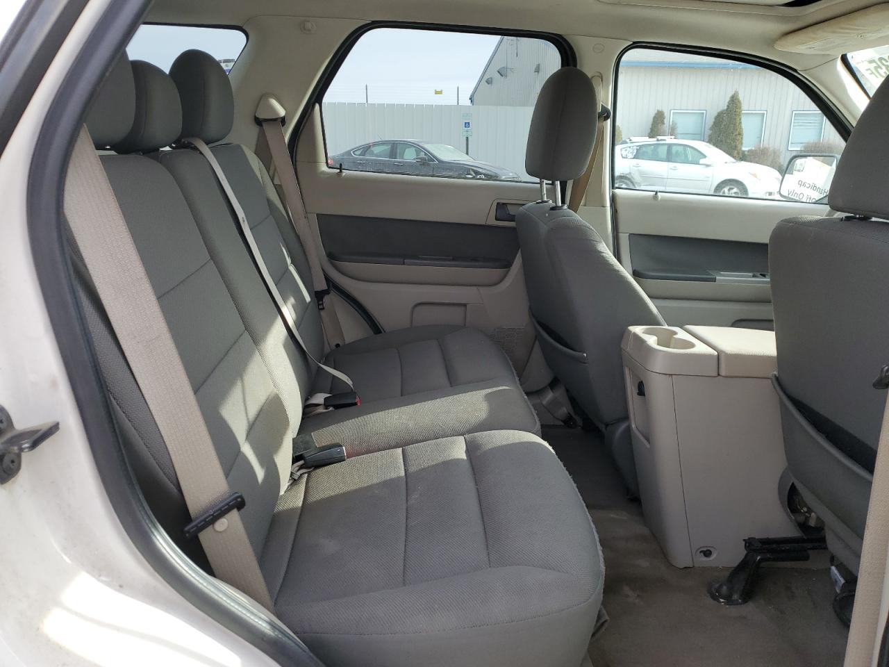 2010 Ford Escape - Image 10