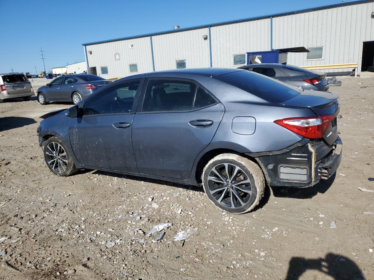 5YFBURHE0HP677911 2017 TOYOTA COROLLA - Image 2