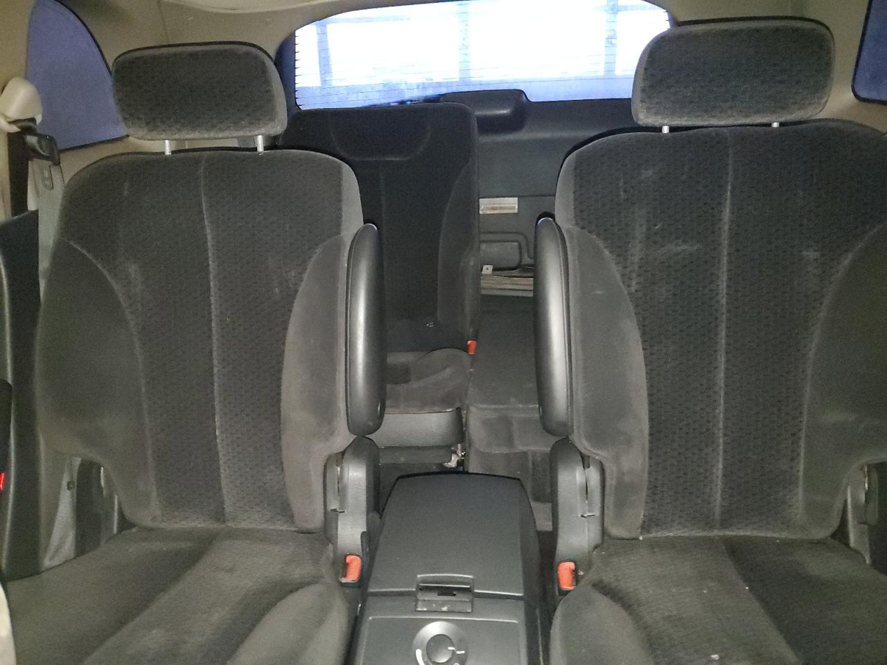 2004 Chrysler Pacifica - Image 10