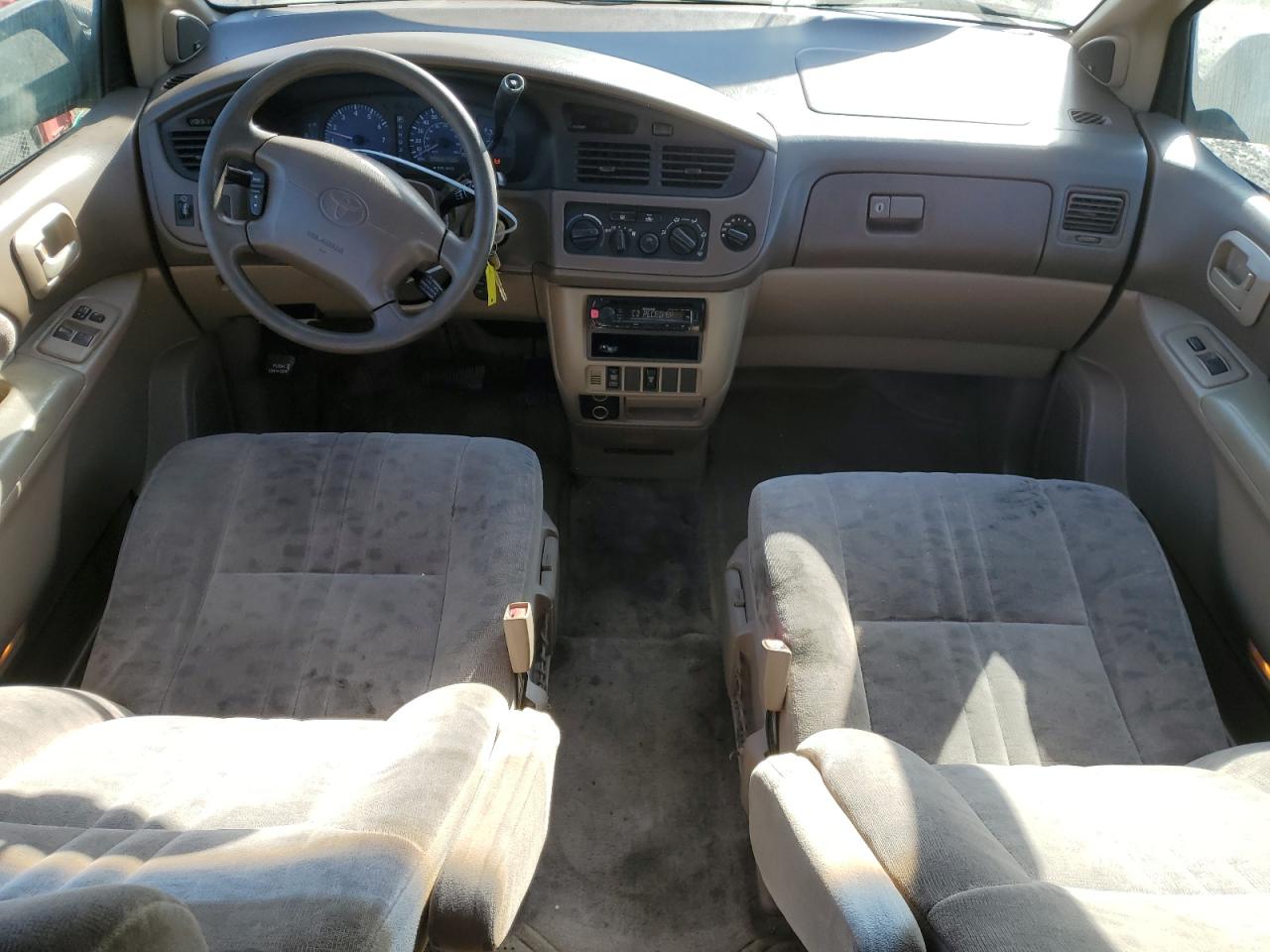 2001 Toyota Sienna - Image 8