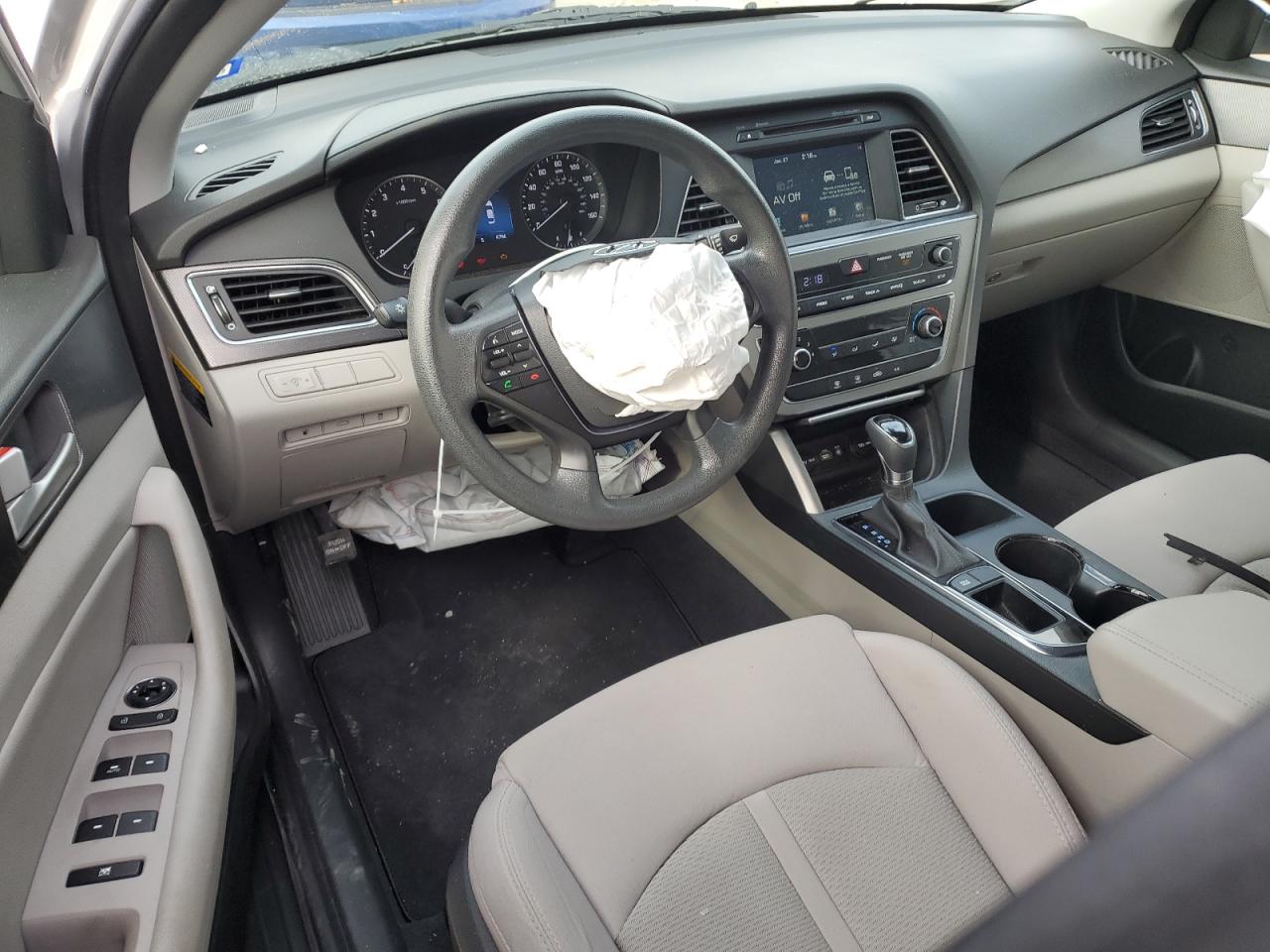 2017 Hyundai Sonata - Image 8