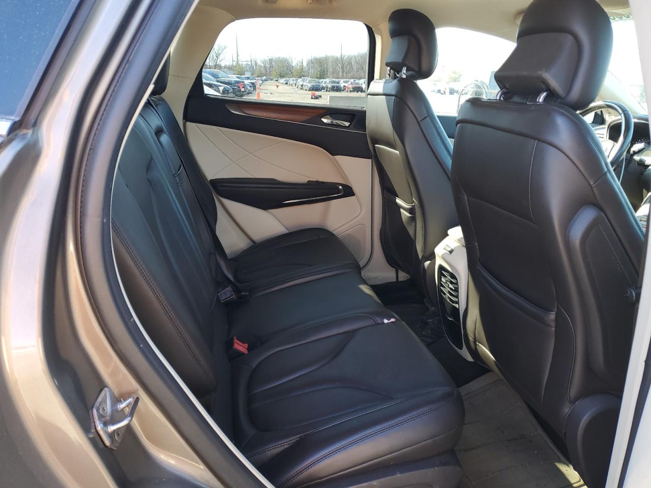 2016 Lincoln MKC - Image 11