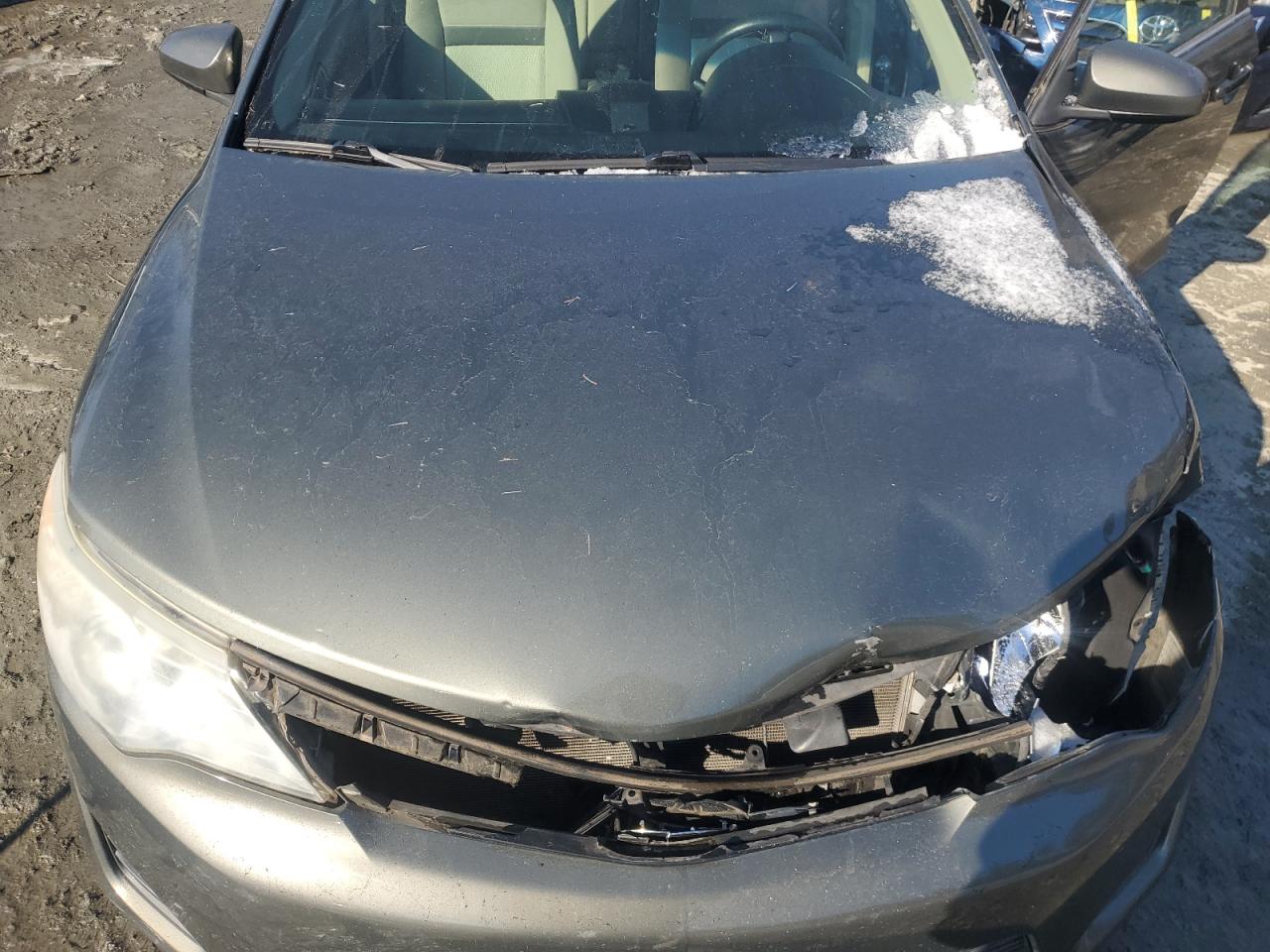 2013 Toyota Camry - Image 12