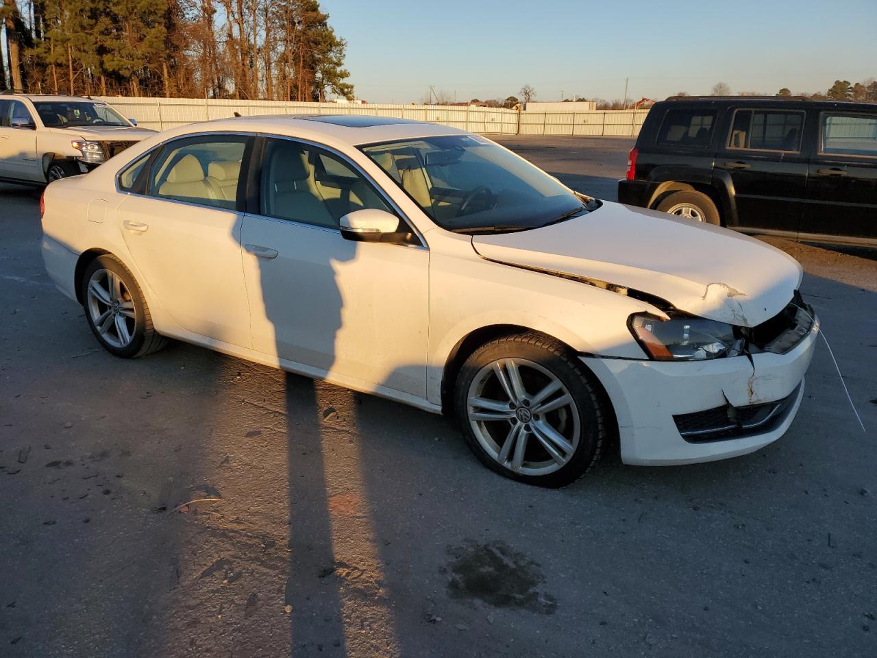 2014 Volkswagen Passat - Image 4