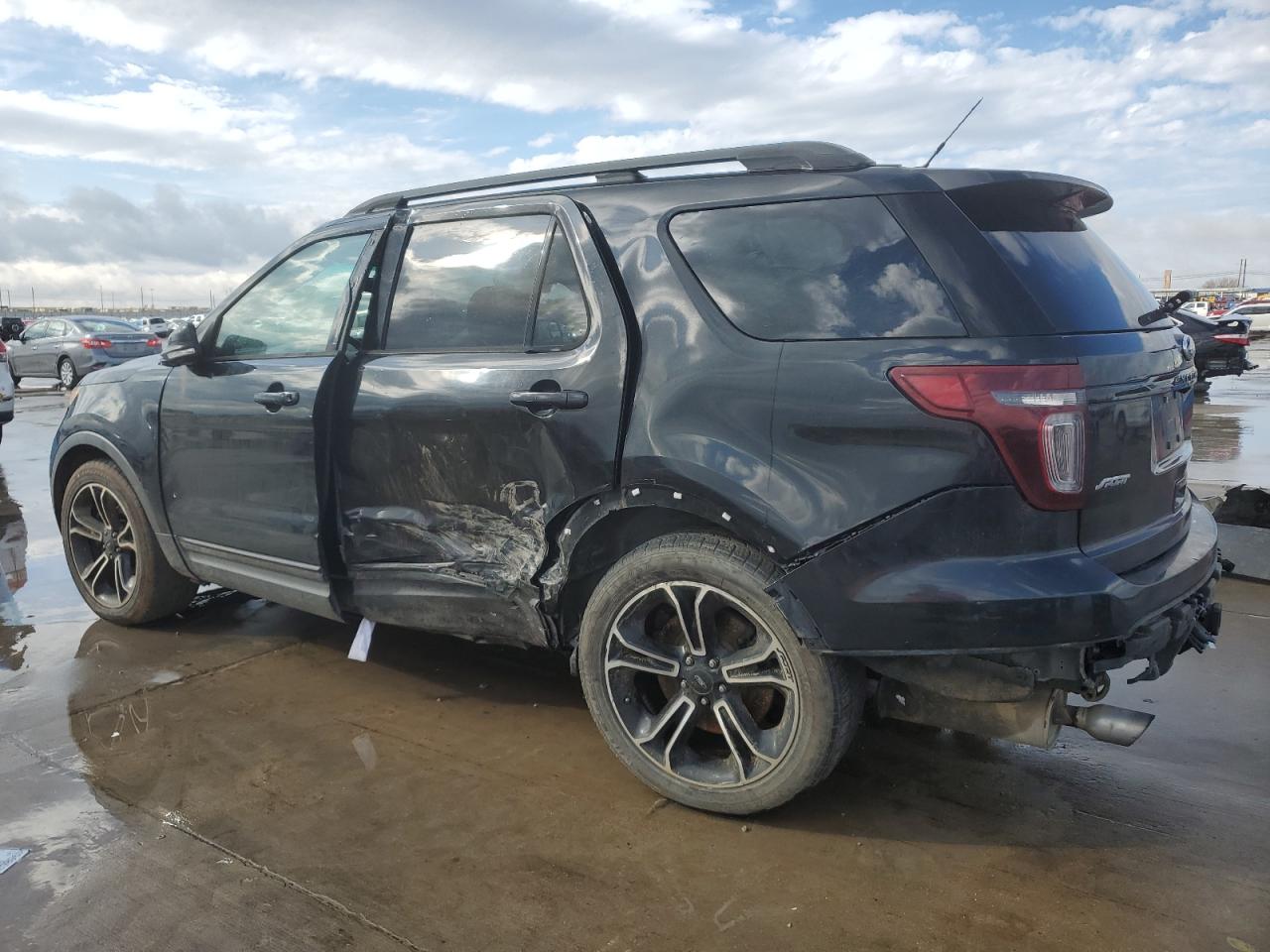 2015 Ford Explorer - Image 2