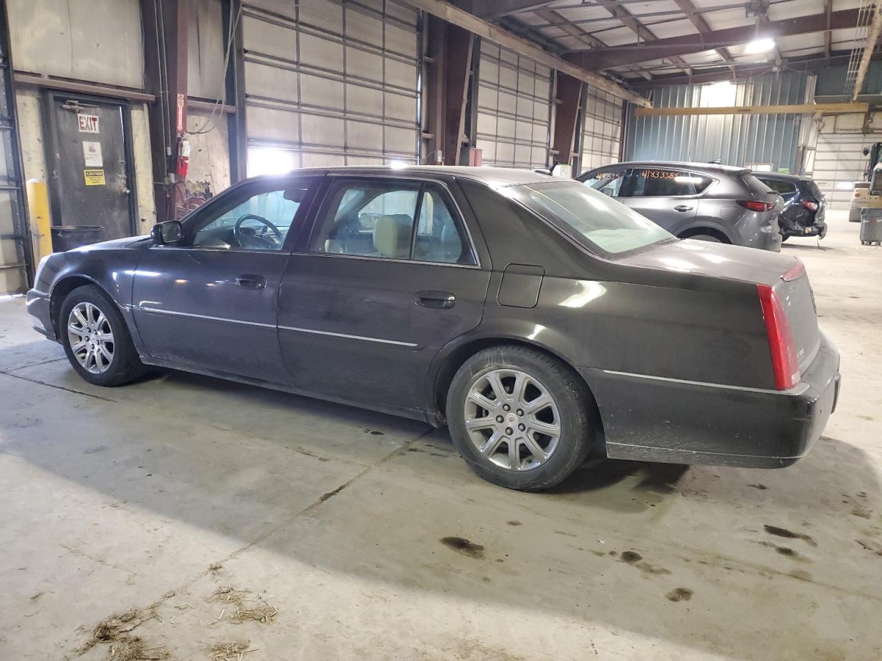 2008 Cadillac DTS - Image 2