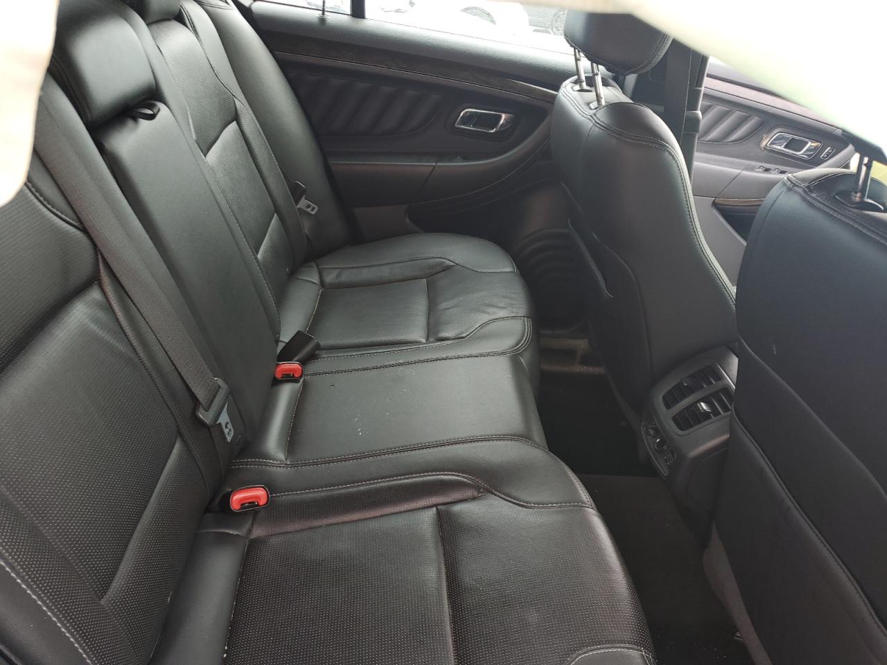 2018 Ford Taurus - Image 10