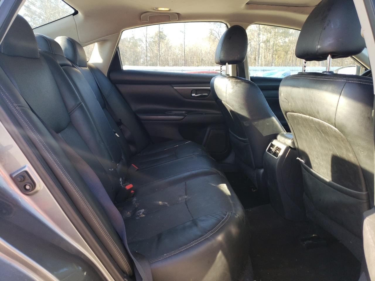 2017 Nissan Altima - Image 10