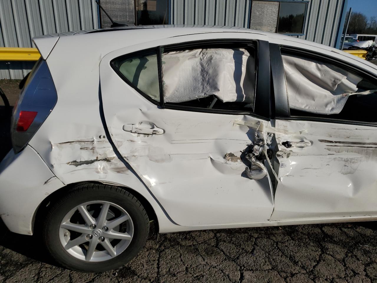 2012 Toyota Prius - Image 11