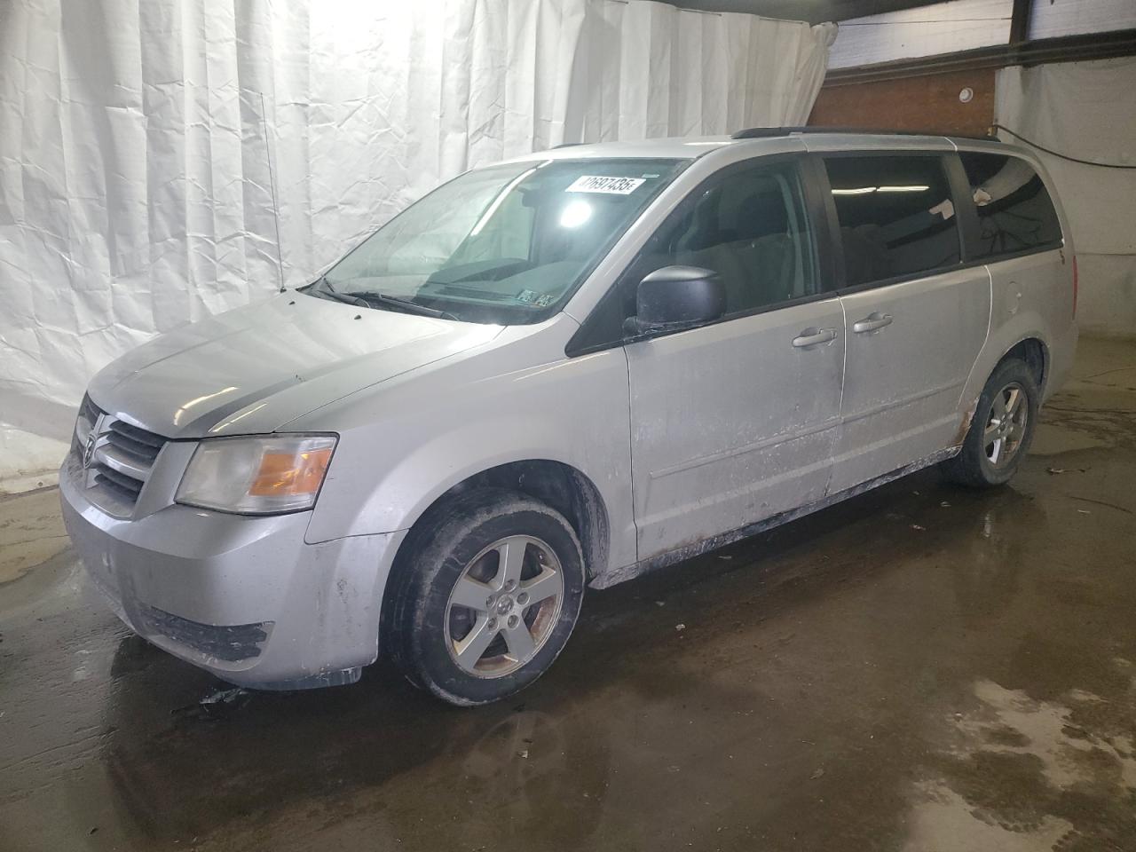 2010 Dodge Caravan - Image 1
