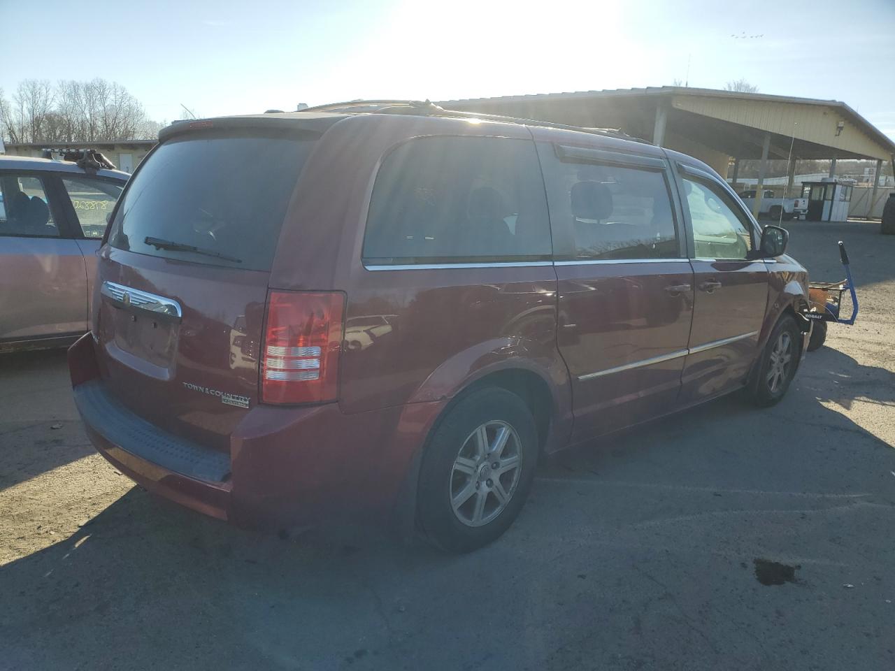 2010 Chrysler Town & Country - Image 3