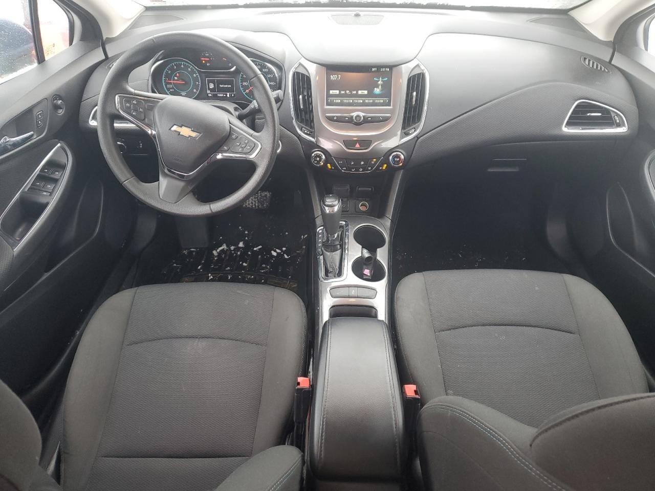 2017 Chevrolet Cruze - Image 8