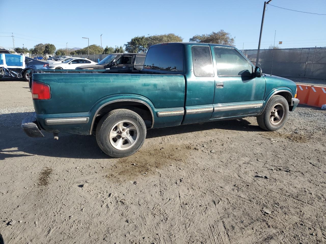 1998 Chevrolet S-10 Pickup - Image 3