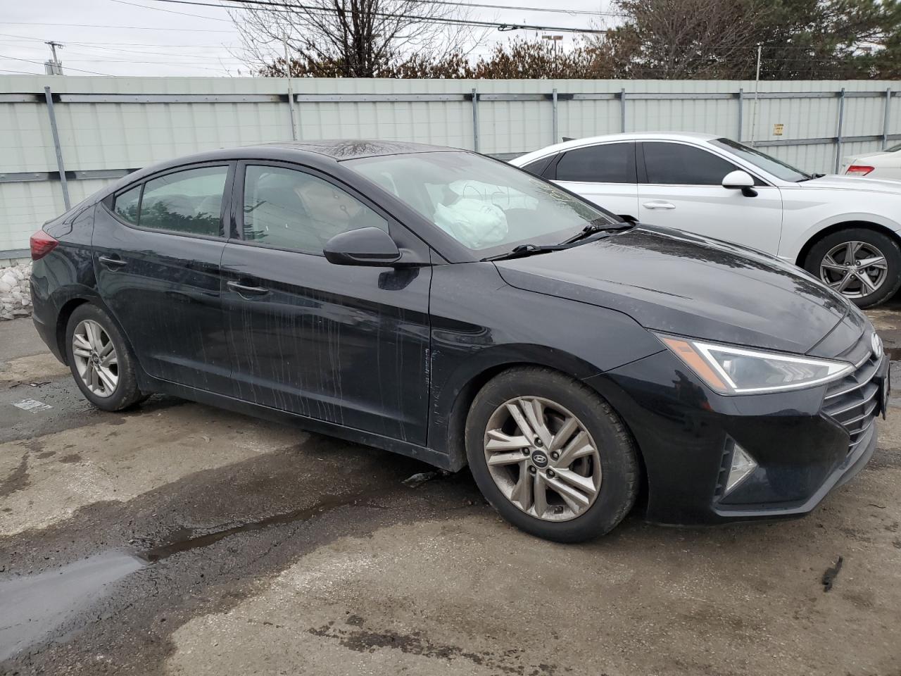 2019 Hyundai Elantra - Image 4