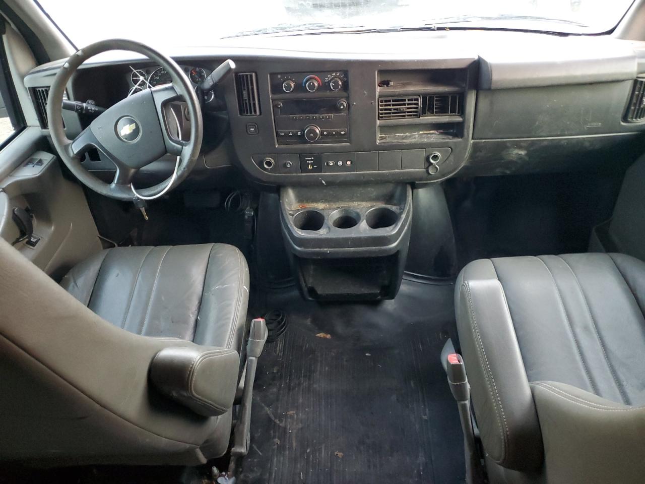 2014 Chevrolet Express - Image 8